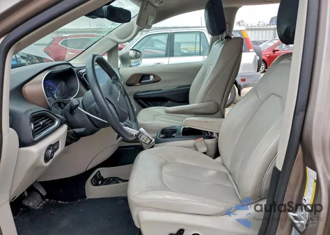 2017 Chrysler Pacifica Touring L Plus z USA, uszkodzony, nr VIN 2C4RC1EG0HR559642